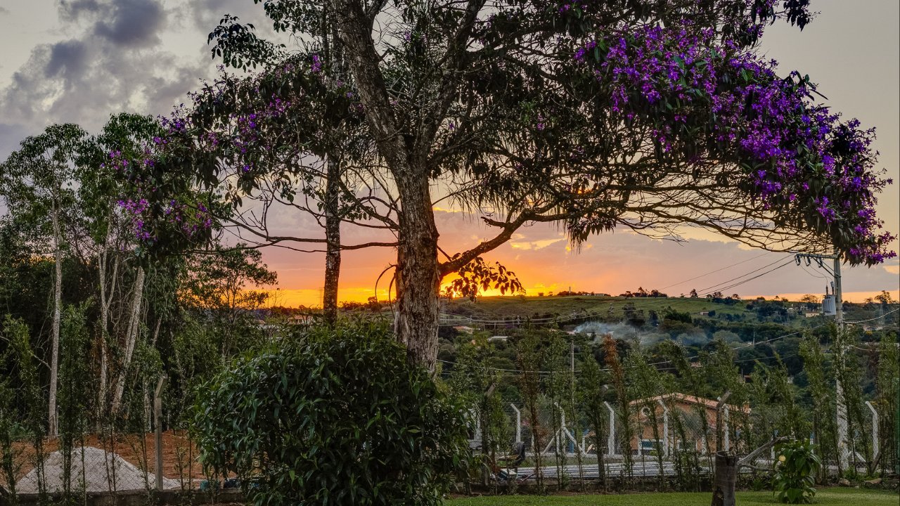 Entardecer na chácara Casa Shae